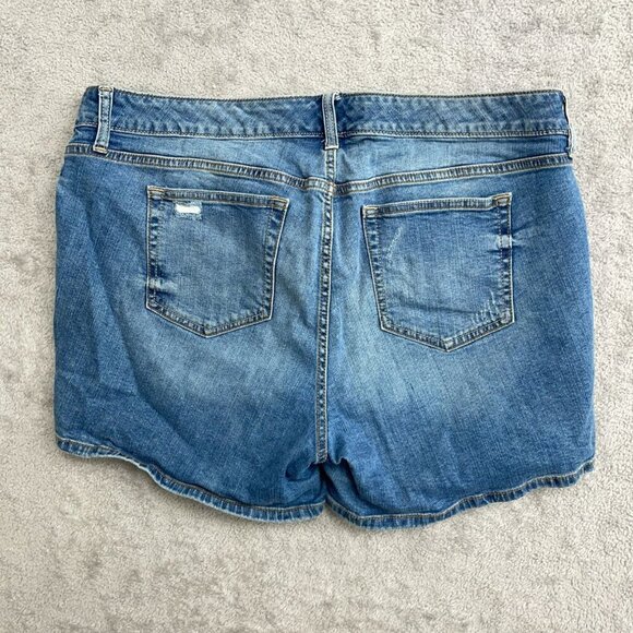 Torrid Women's Size 18 Distressed Denim Shorts Medium Wash Cotton Blend Stretch - Picture 2 of 8